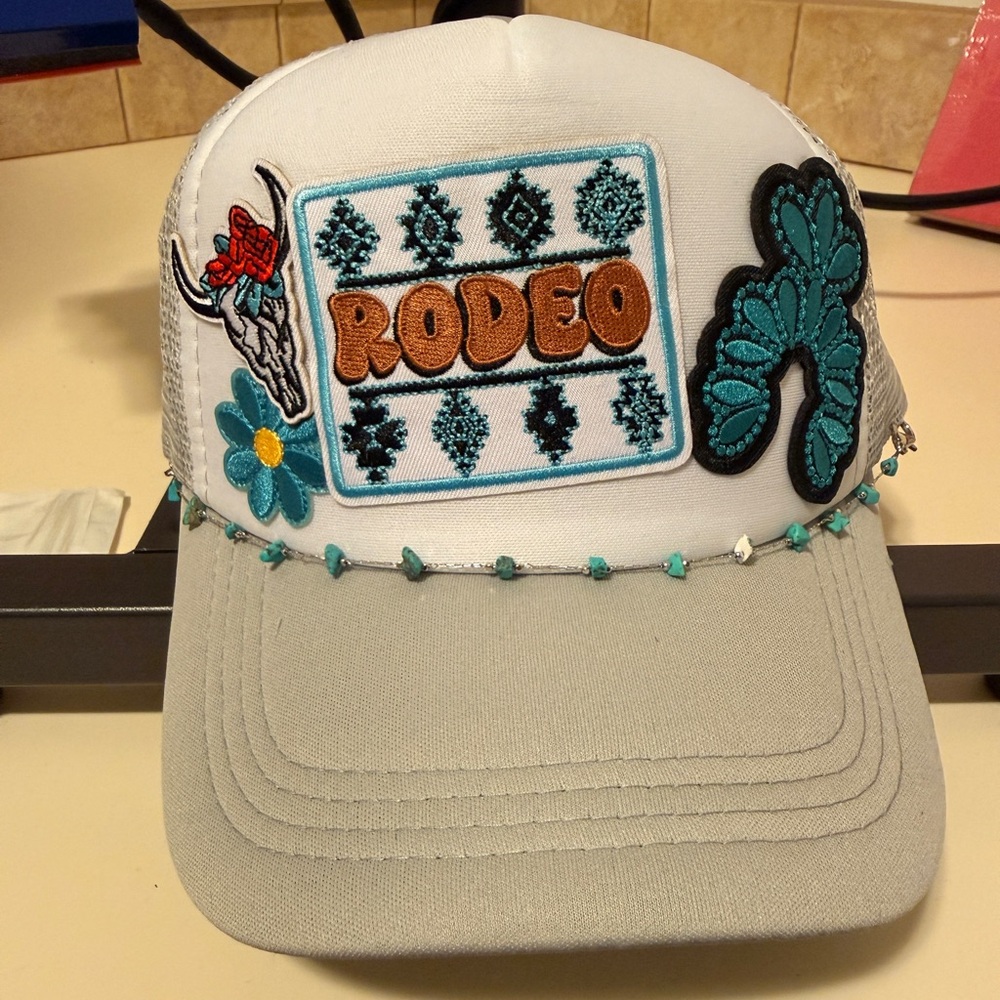 Embroidered Rodeo Patch Hat - White and Gray